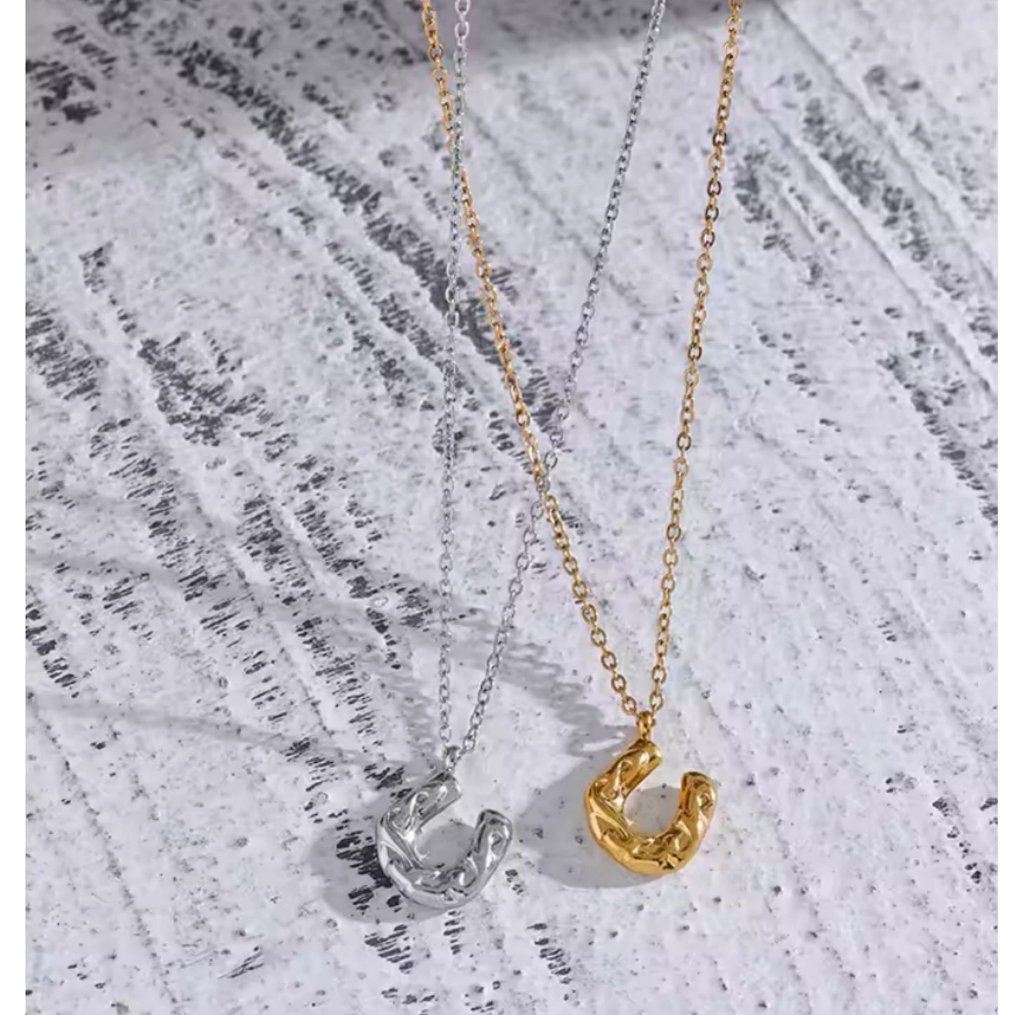 Collar Herradura de Suerte – Acero inoxidable plateado