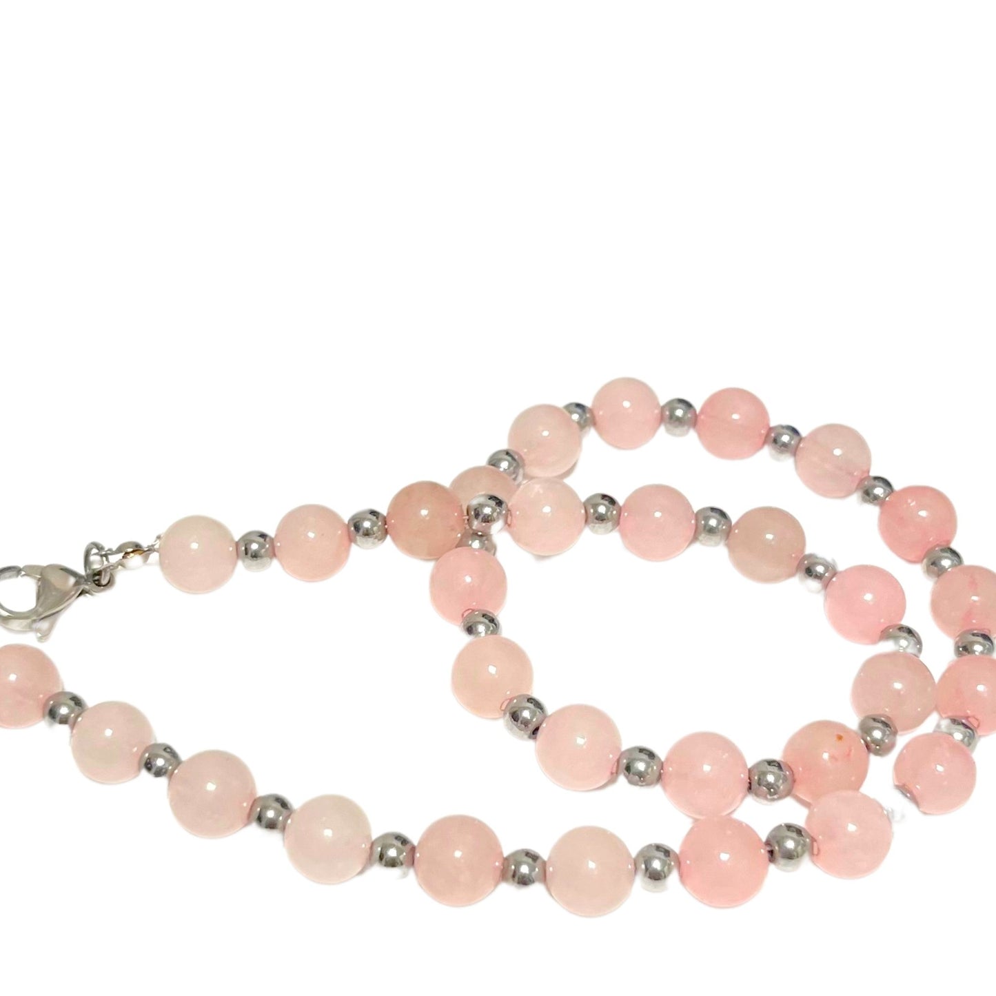 Collar Rosado Pastel – Cuentas Artesanales con Acabado Metálico
