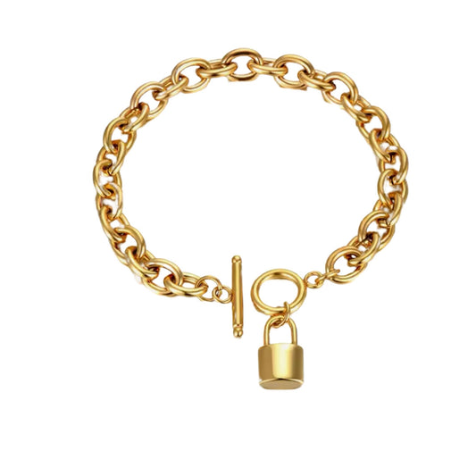 Brazalete de eslabon con Dije de Candado Personalizada con Inicial– Acero Inoxidable Dorado
