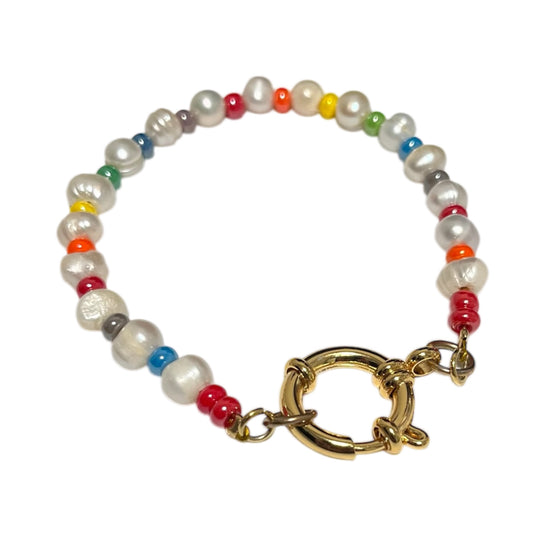 Brazalete Multicolor con Perlas y Broche chapado de 14K