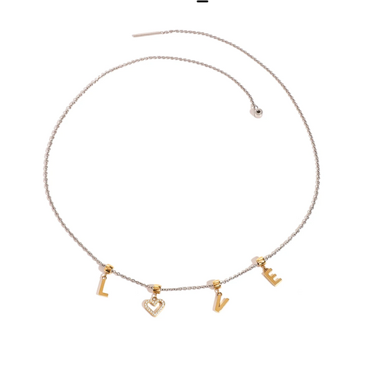 Collar Letras Doradas – Corazón minimalista en acero inoxidable