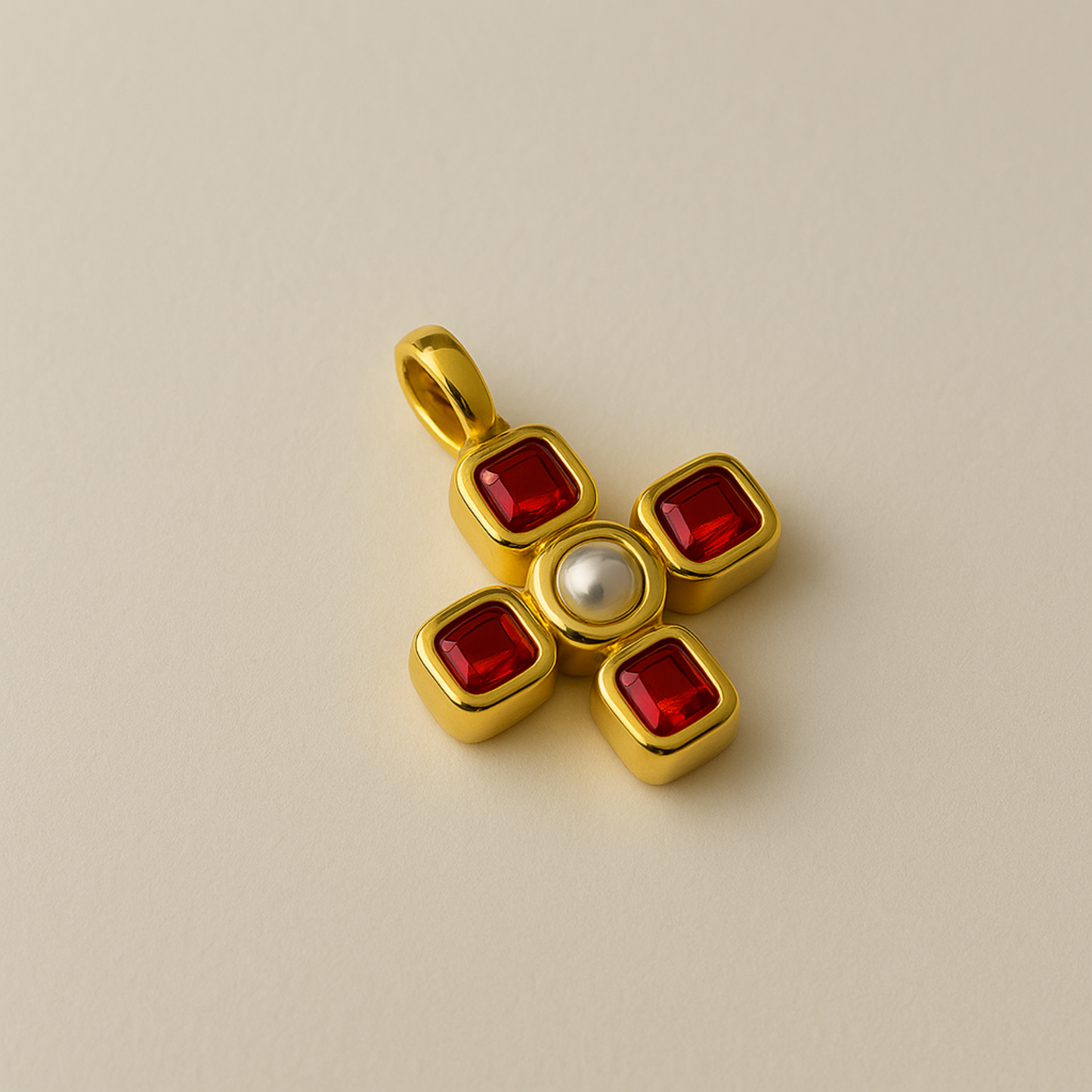 dije de cruz dorada con piedras rojas-detalle de joya vintage
